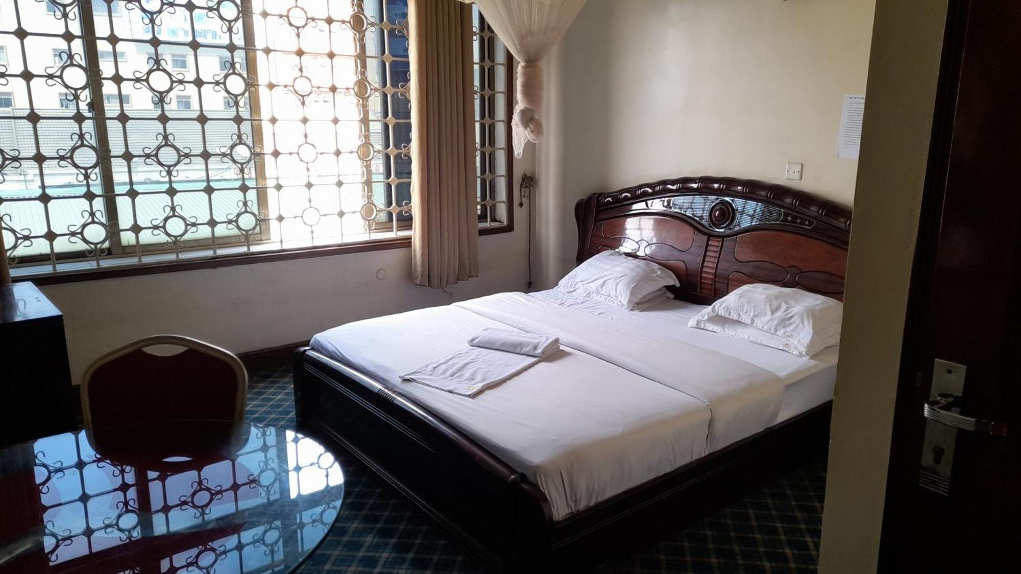 New Jbk Hotel Kampala Exteriör bild
