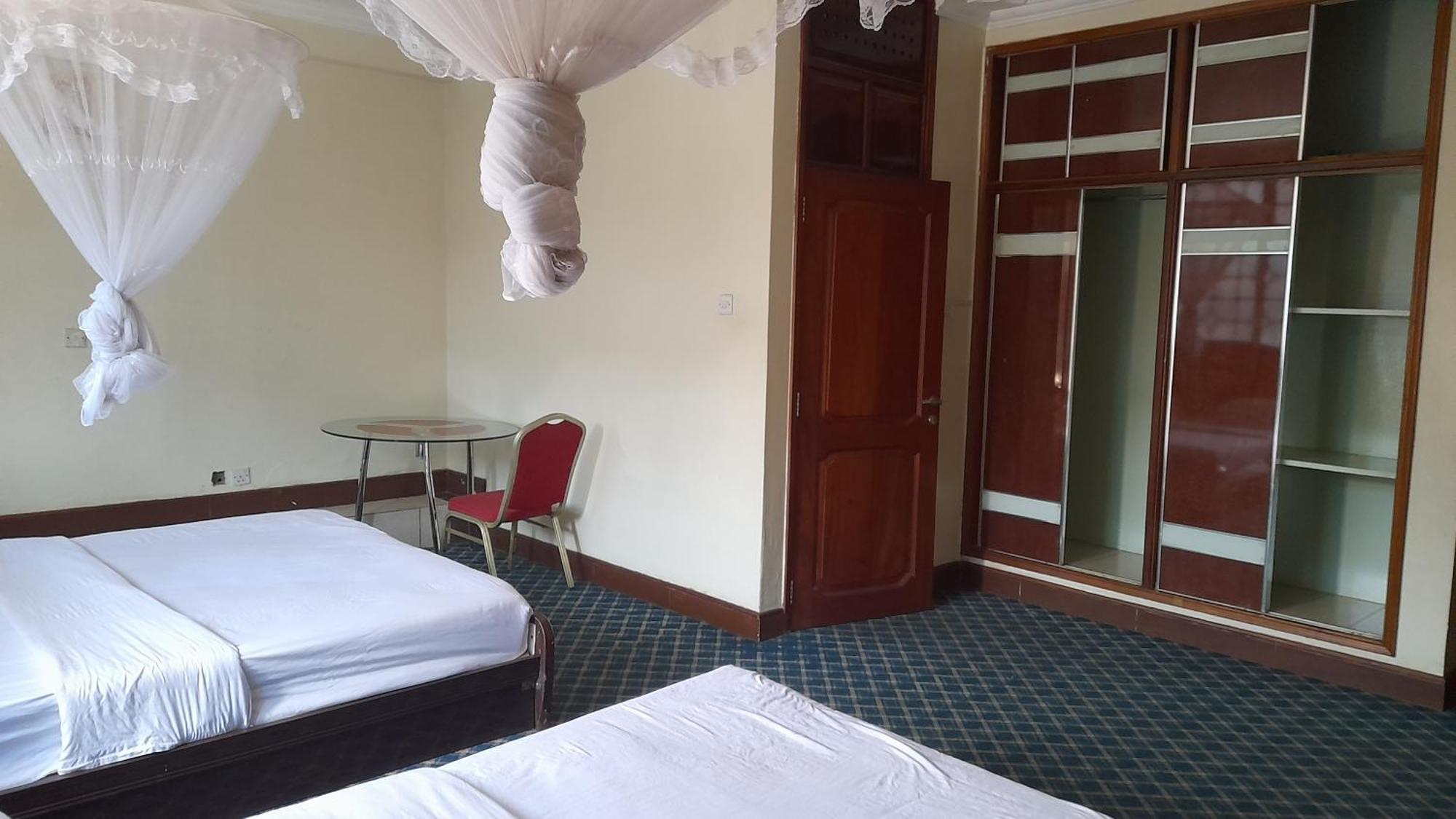New Jbk Hotel Kampala Exteriör bild