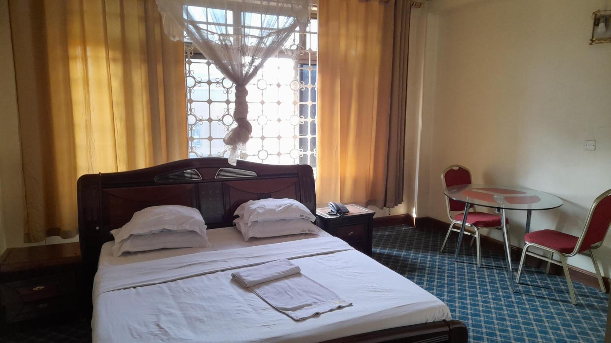 New Jbk Hotel Kampala Exteriör bild