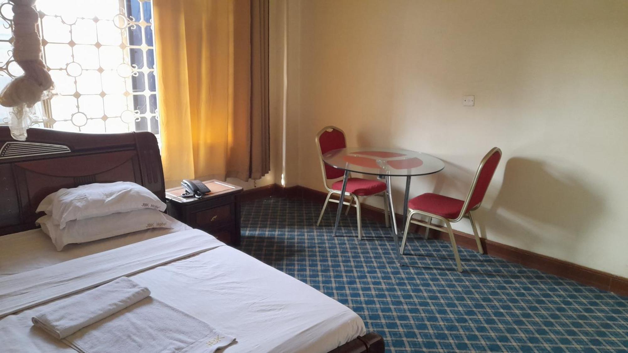 New Jbk Hotel Kampala Exteriör bild