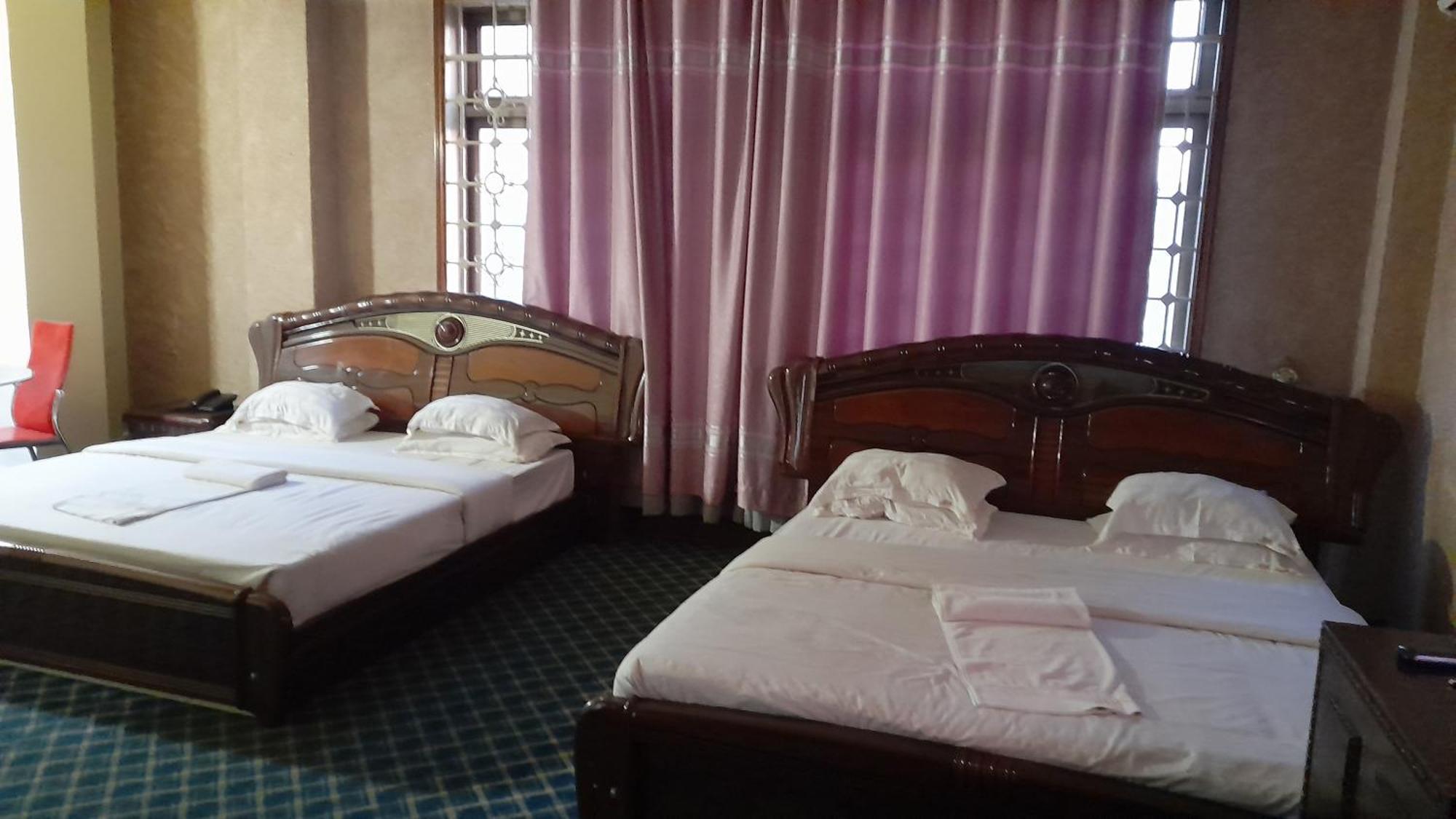 New Jbk Hotel Kampala Exteriör bild