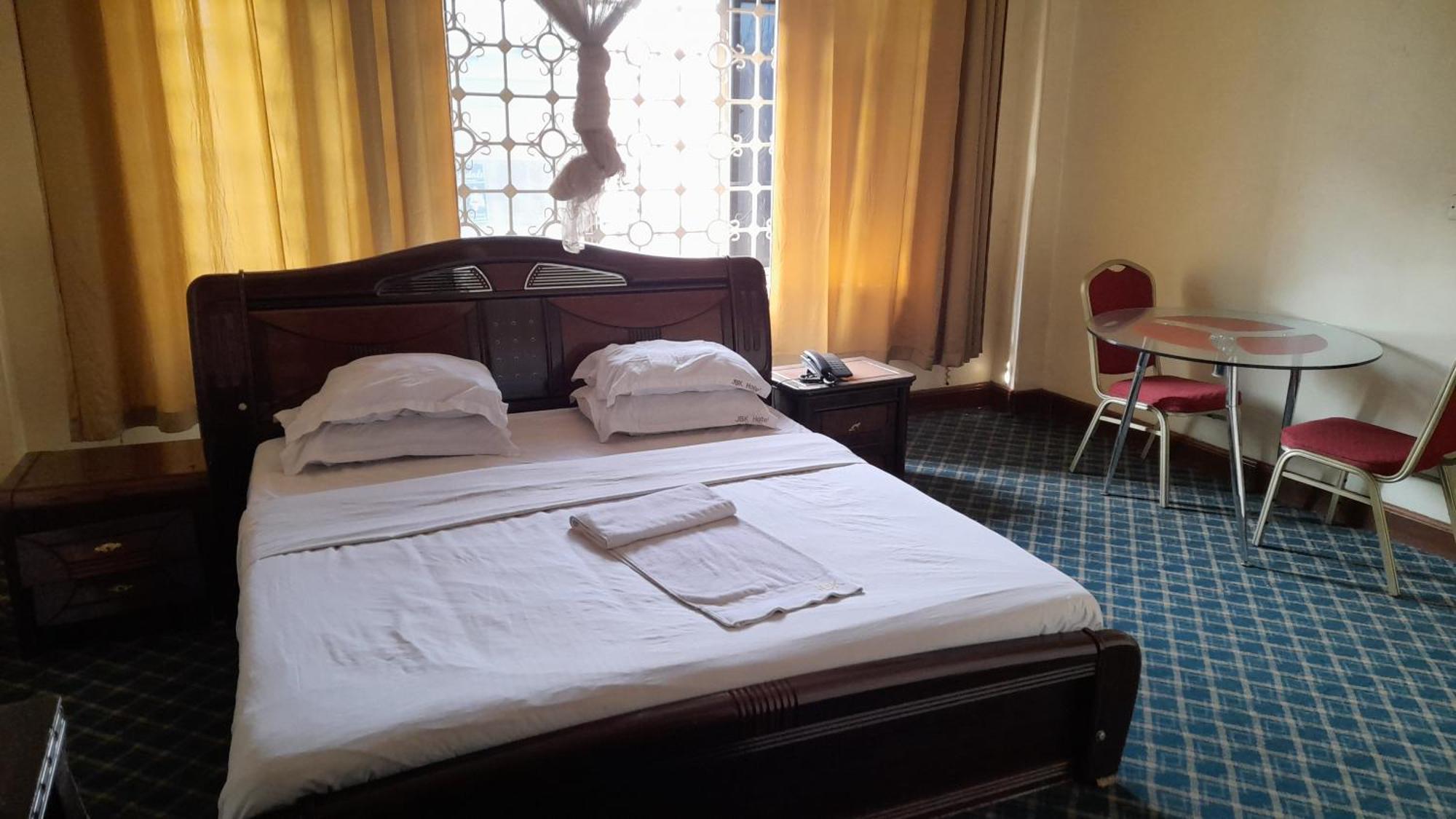 New Jbk Hotel Kampala Exteriör bild