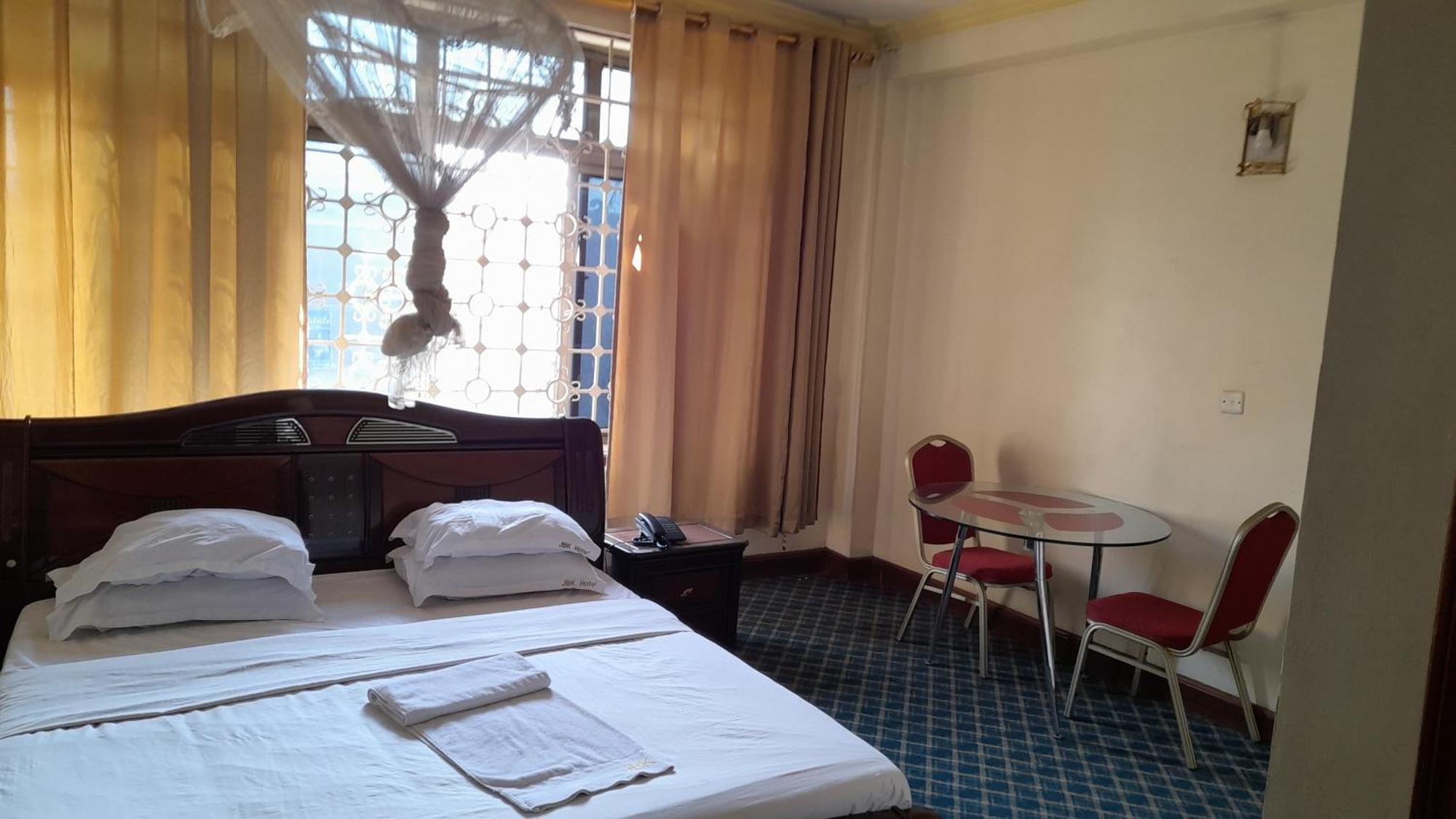New Jbk Hotel Kampala Exteriör bild