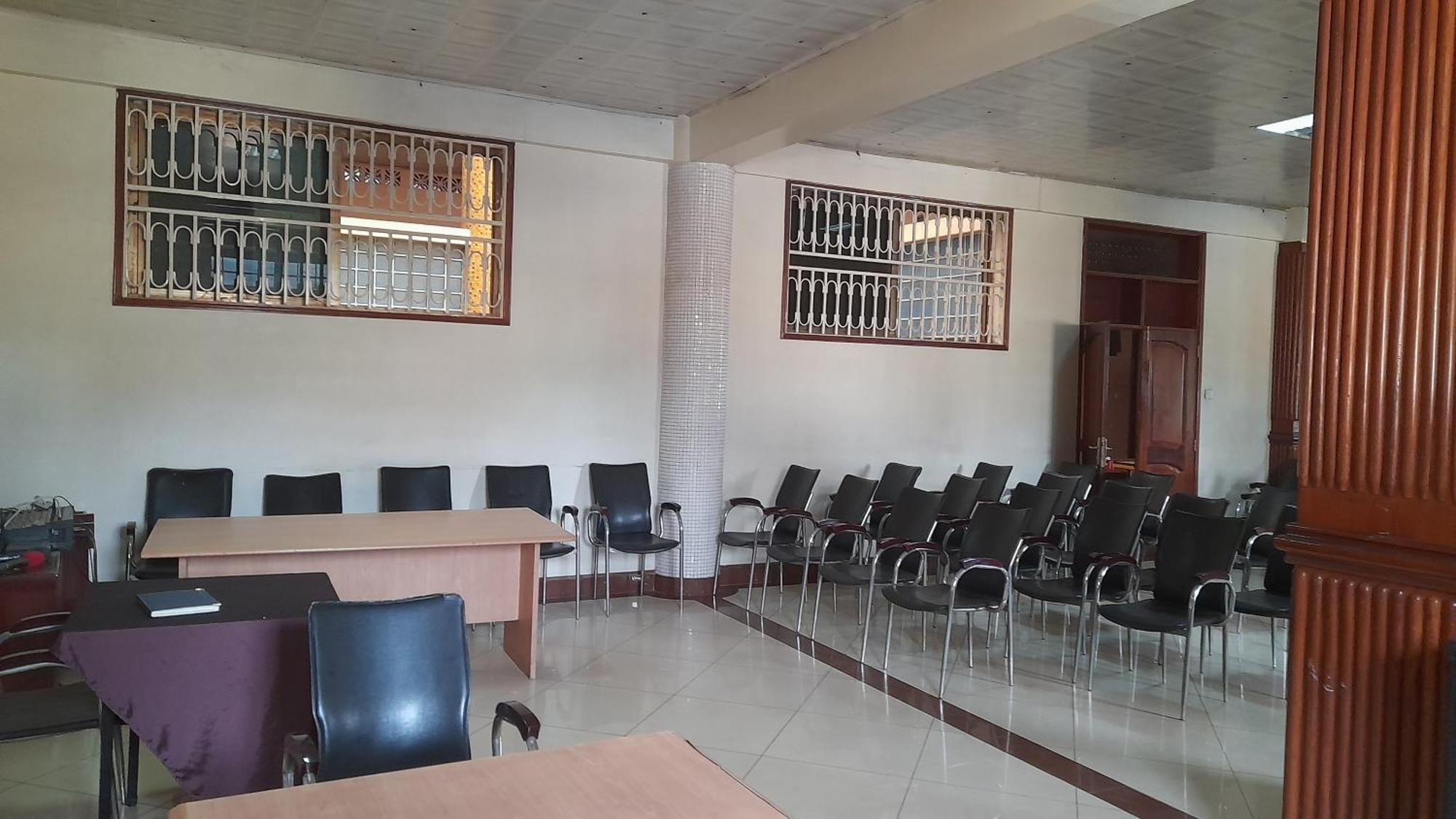 New Jbk Hotel Kampala Exteriör bild